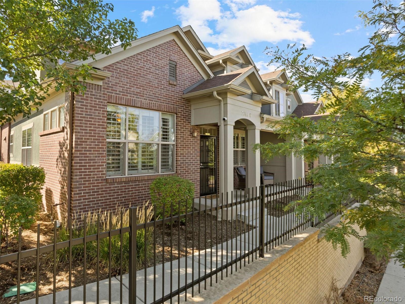 7340 E 8th Avenue 8, Denver  MLS: 9520758 Beds: 3 Baths: 3 Price: $550,000