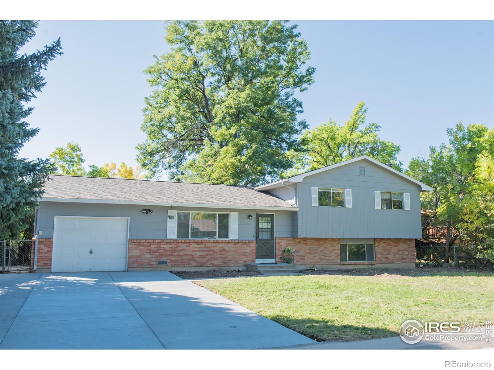 1129  Skyline Drive, fort collins MLS: 4567891019646 Beds: 4 Baths: 2 Price: $530,000