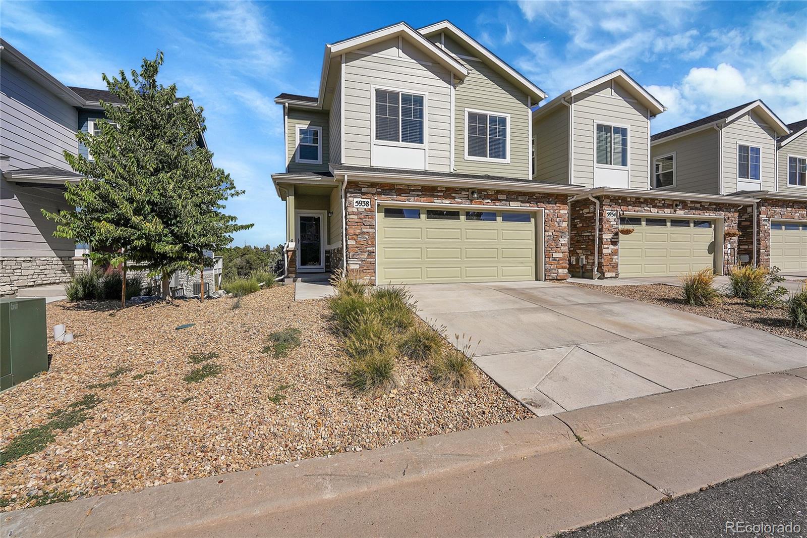 5938  Still Meadow Place, castle rock MLS: 4008770 Beds: 3 Baths: 3 Price: $490,000