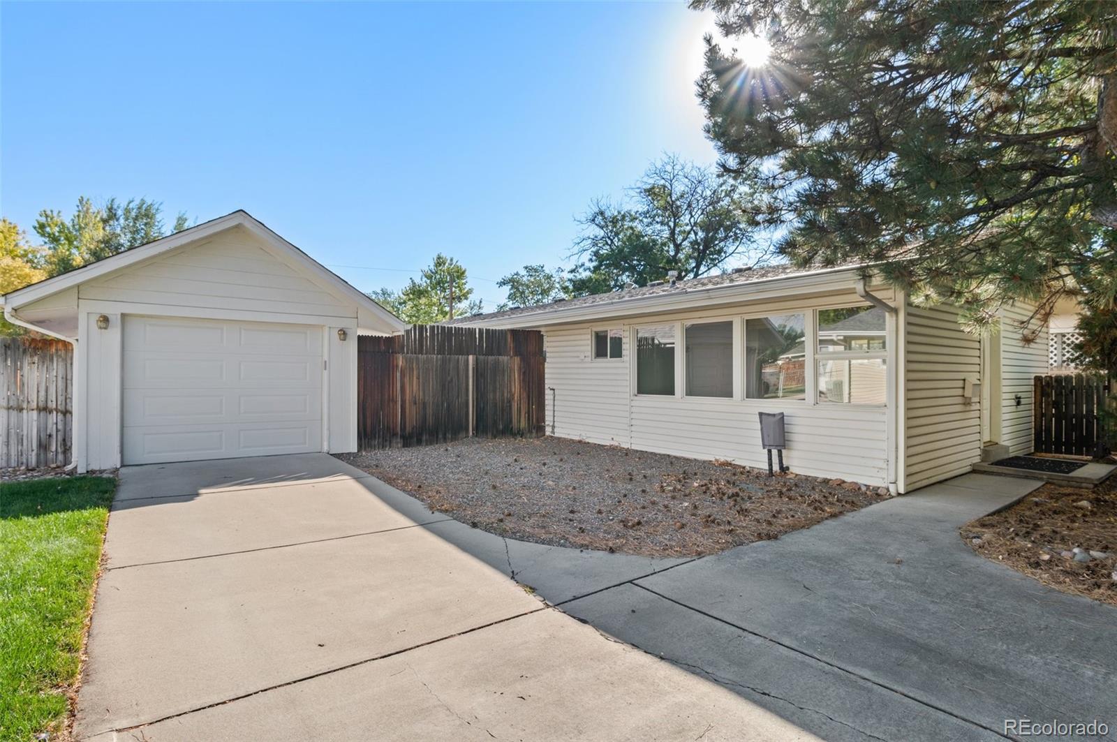 856 S Quivas Street, denver MLS: 4696356 Beds: 2 Baths: 2 Price: $425,000