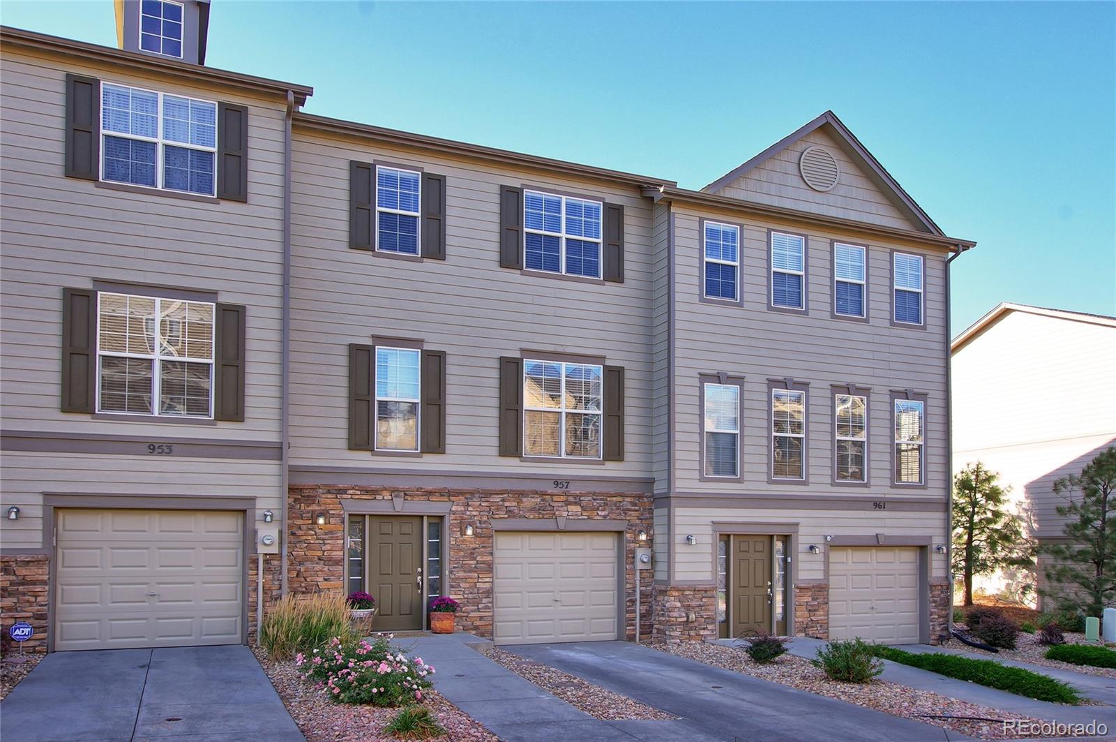  Monument Condo / Townhome | MLS #: 3818745957  Burning Bush Point , Monument Beds: 3 Baths: 4 Price: $385,000