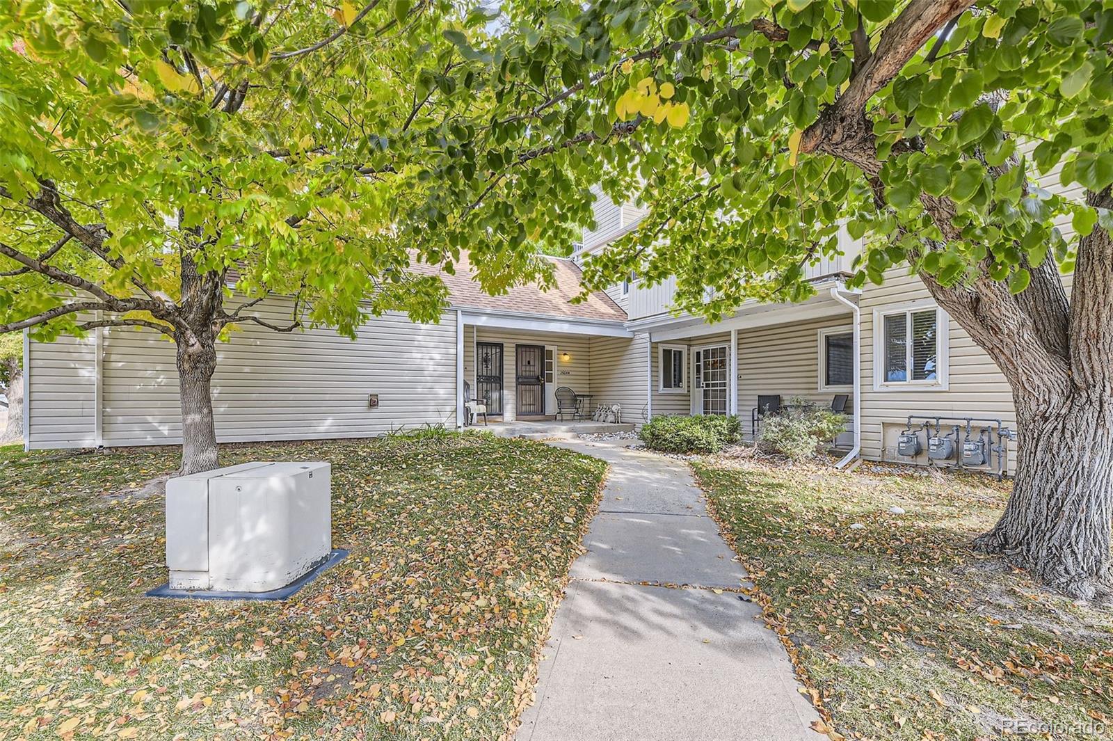 Strawberry Aurora Condo / Townhome | MLS #: 52852192604 S Xanadu Way B, Aurora Beds: 1 Baths: 1 Price: $234,900