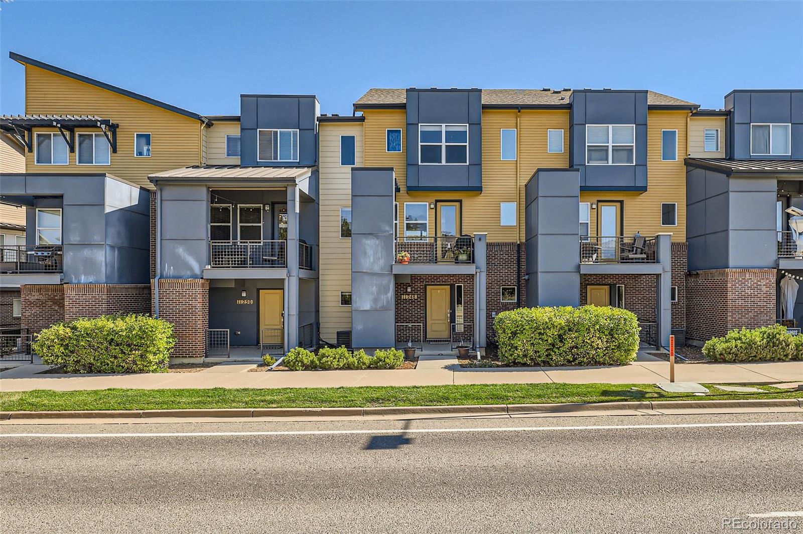11248  Uptown Avenue, broomfield MLS: 8861319 Beds: 2 Baths: 3 Price: $449,900