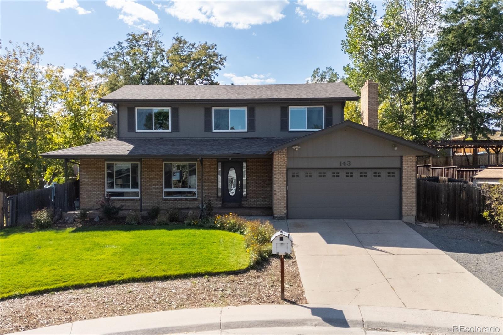 143  Zang Court, lakewood MLS: 9108763 Beds: 4 Baths: 4 Price: $705,000