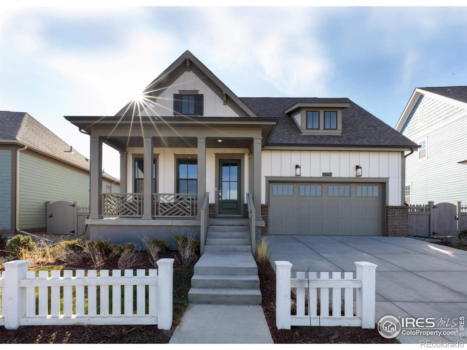 1562  Ash Drive, erie MLS: 4567891020454 Beds: 3 Baths: 4 Price: $989,295