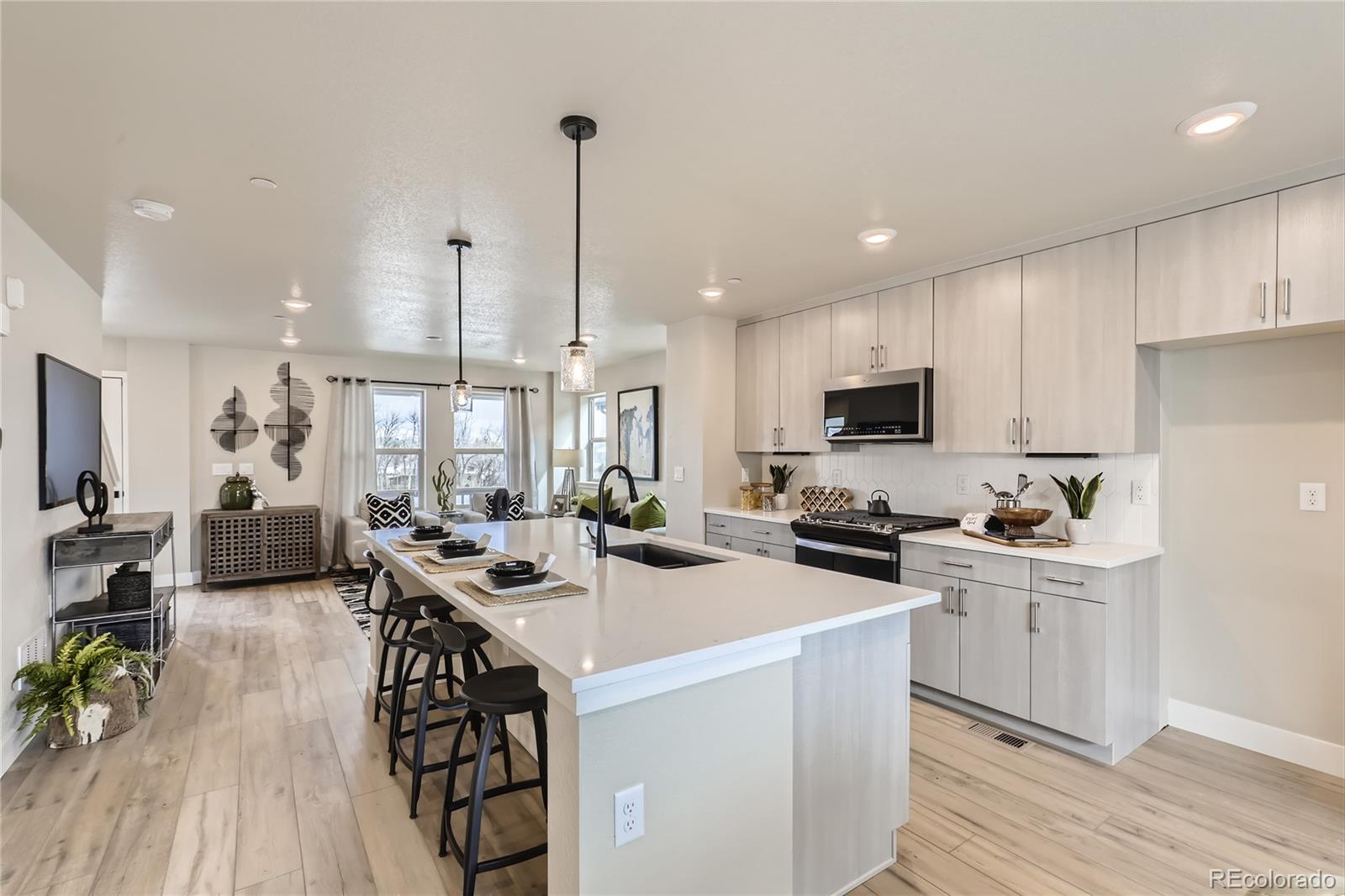  Superior Home | MLS #: 6093922128 E Douglas Street, Superior Beds: 3 Baths: 3 Price: $714,000
