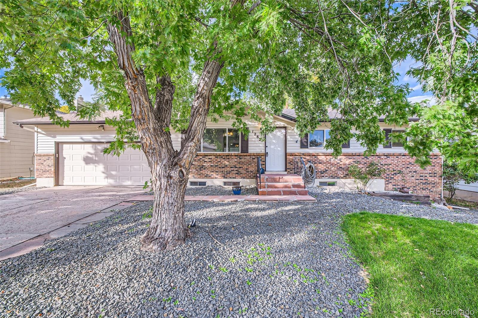 Holland Park Colorado Springs Home | MLS #: 40807141282  Amsterdam Drive, Colorado Springs Beds: 4 Baths: 2 Price: $460,000