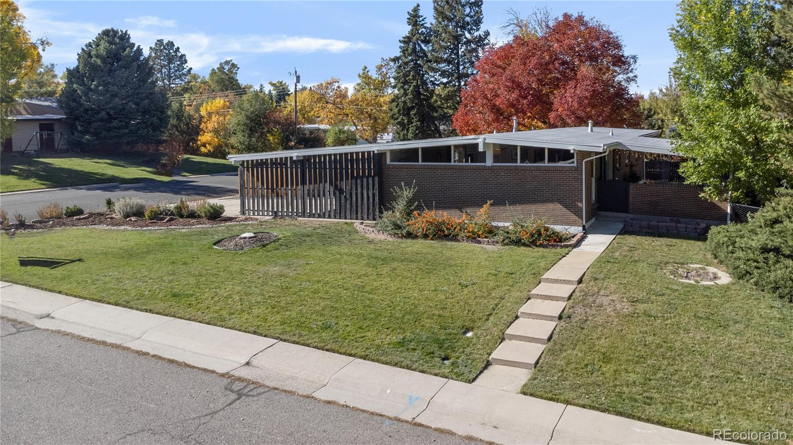 5997 s saint paul way, Centennial sold home. Closed on 2024-11-14 for $735,000.