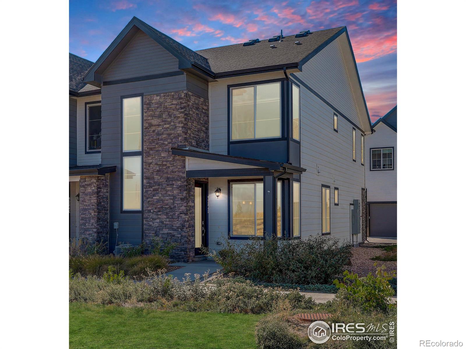9284  Gore Street, arvada MLS: 4567891020691 Beds: 3 Baths: 3 Price: $493,000