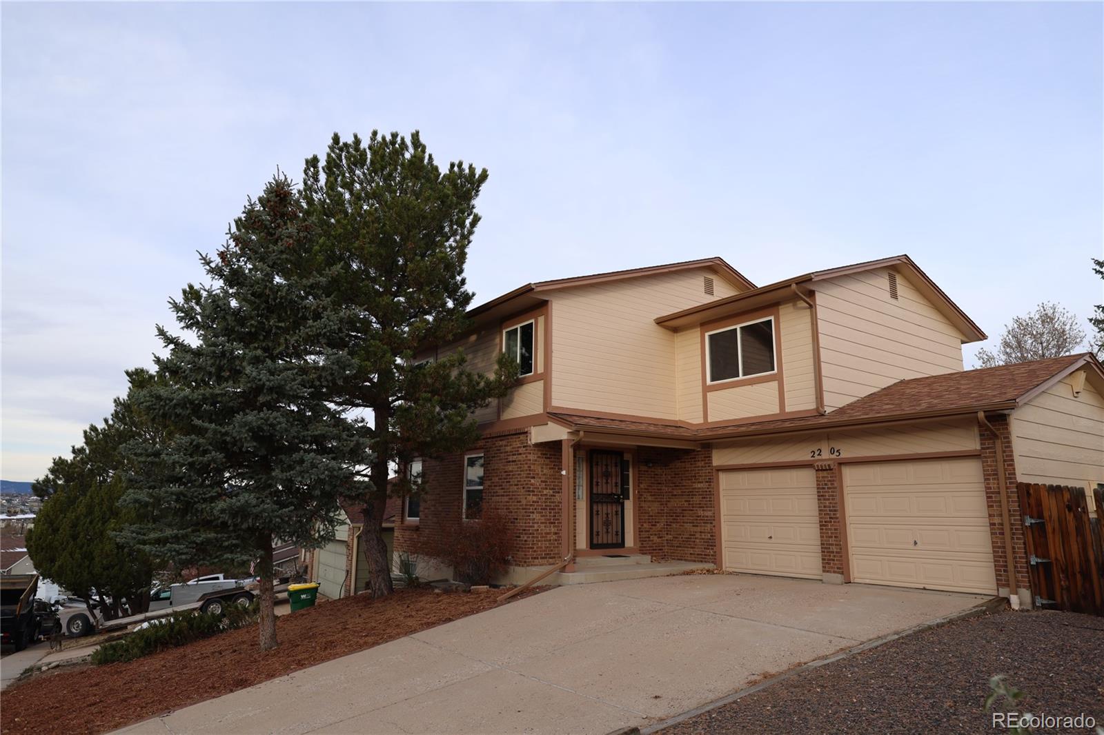 2205  Beacham Drive, castle rock MLS: 7616220 Beds: 4 Baths: 2 Price: $525,000