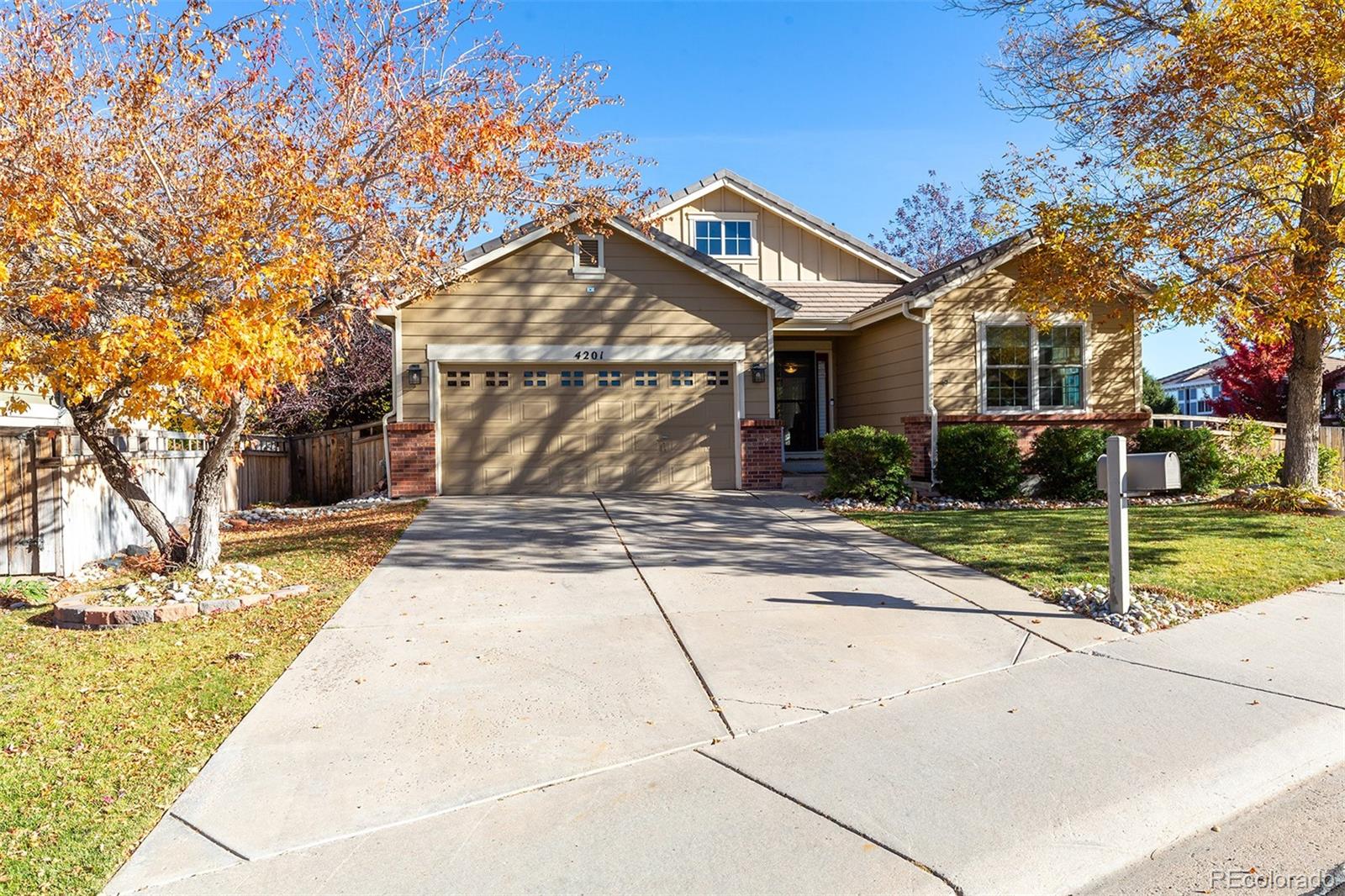 4201  Kellwood Drive, castle rock MLS: 8071256 Beds: 3 Baths: 2 Price: $599,000