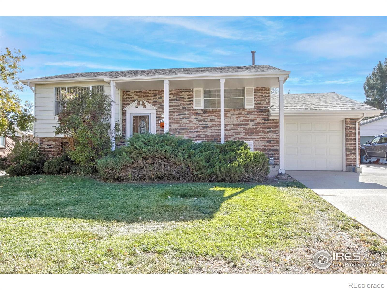 1886 E 115th Place, northglenn MLS: 4567891020970 Beds: 5 Baths: 2 Price: $475,000