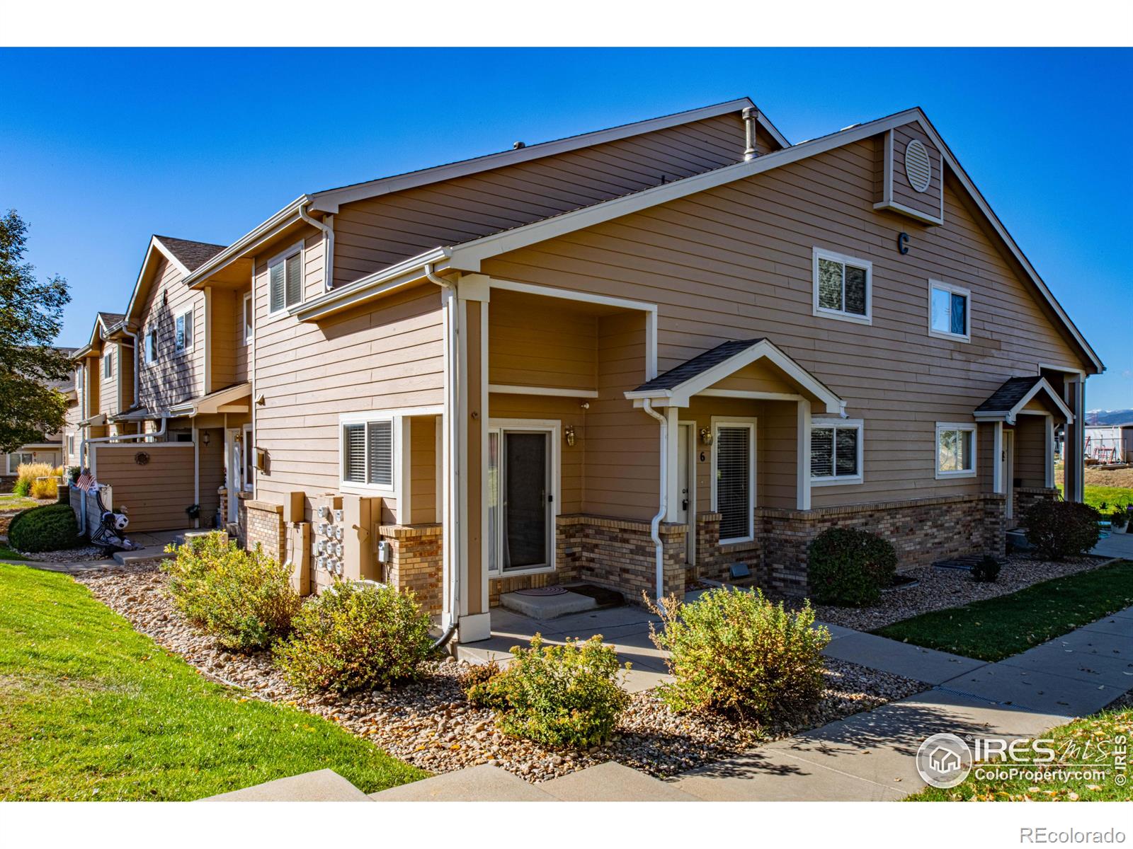 1601  great western drive, Longmont sold home. Closed on 2024-12-19 for $385,000.