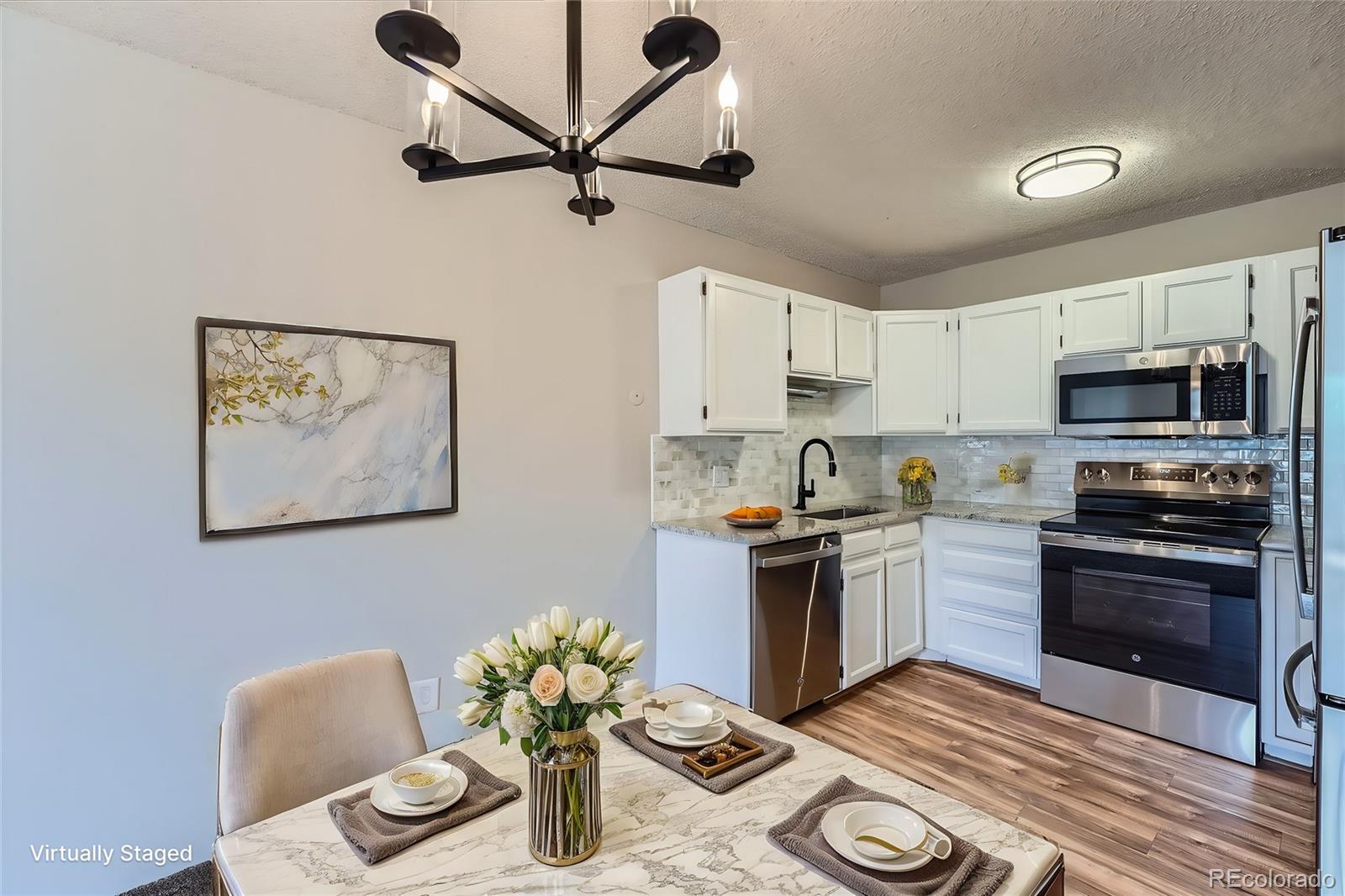Heather Gardens Aurora Condo / Townhome | MLS #: 21566293184 S Heather Gardens Way 302, Aurora Beds: 2 Baths: 1 Price: $199,900