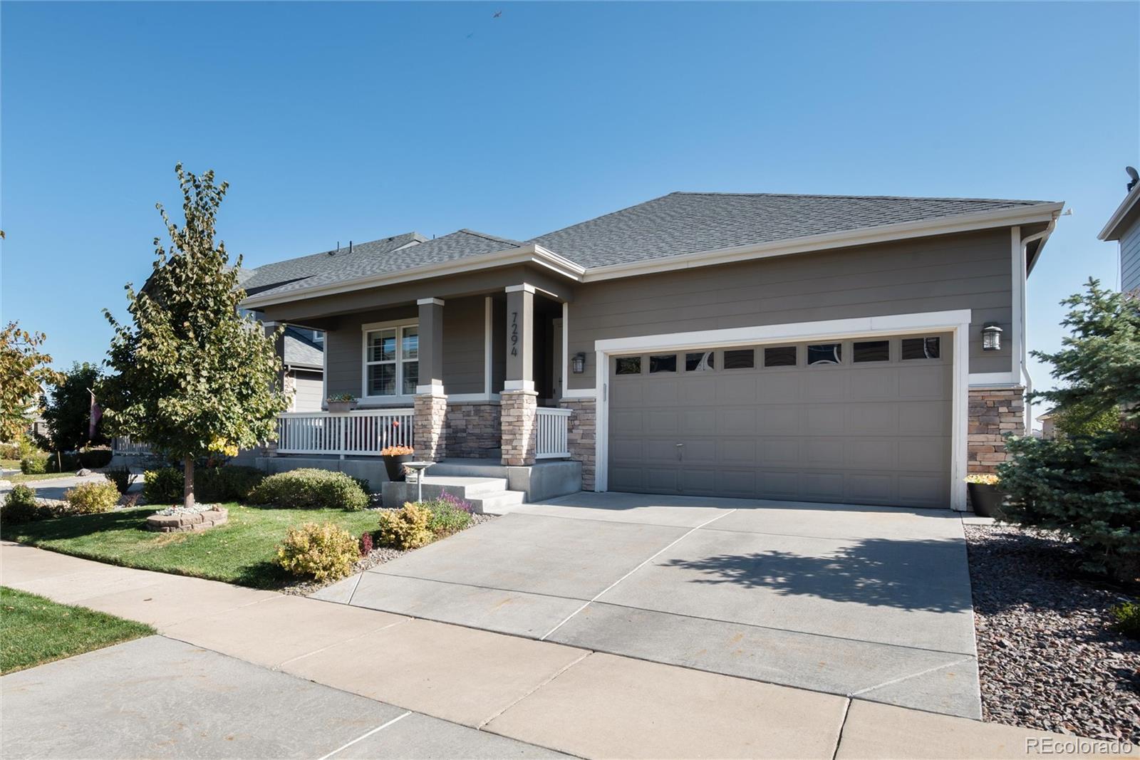 7294 S Oak Hill Court, aurora MLS: 2679037 Beds: 4 Baths: 3 Price: $729,000