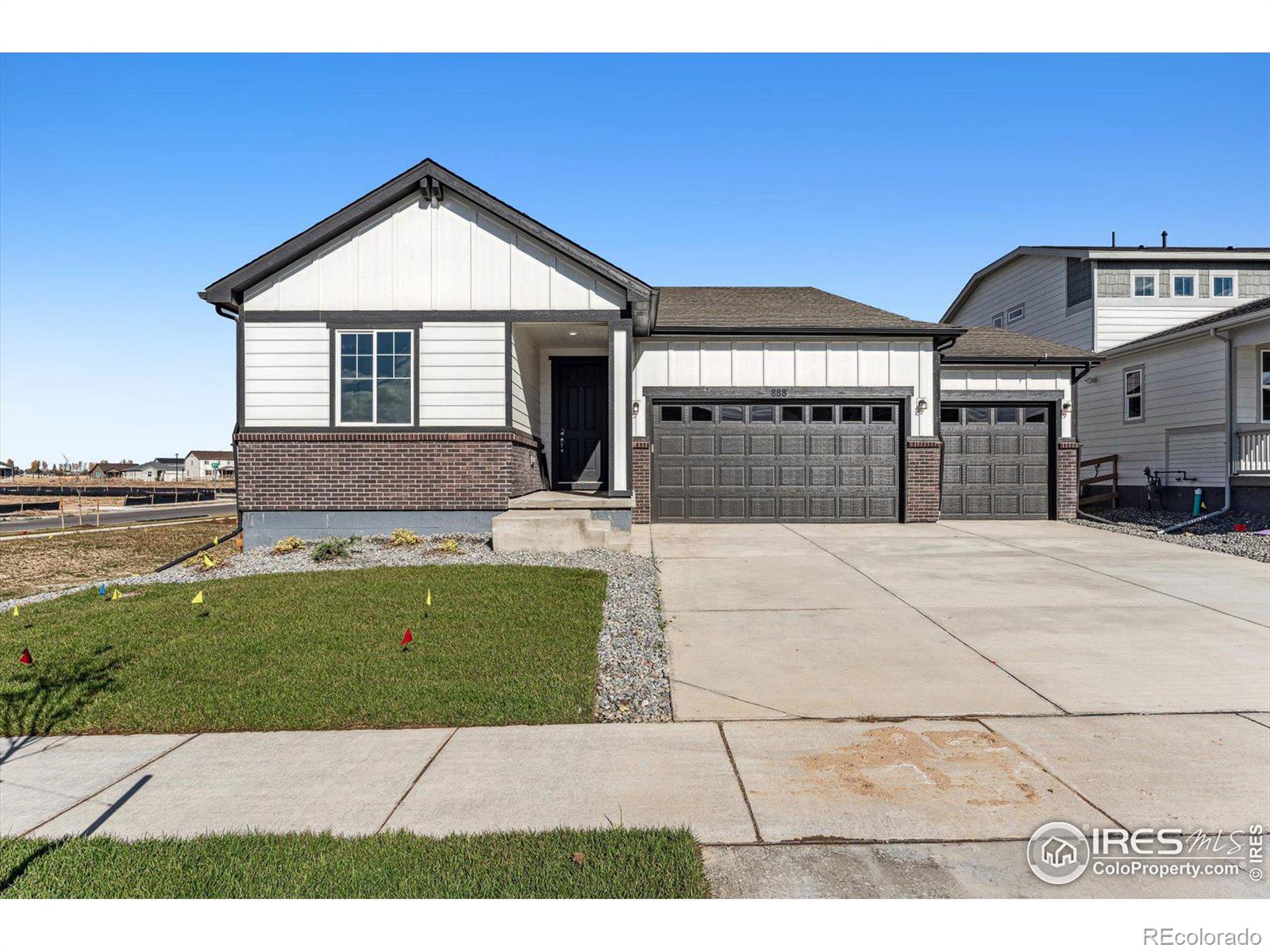 888  Hummocky Way, windsor MLS: 4567891021300 Beds: 3 Baths: 2 Price: $524,990