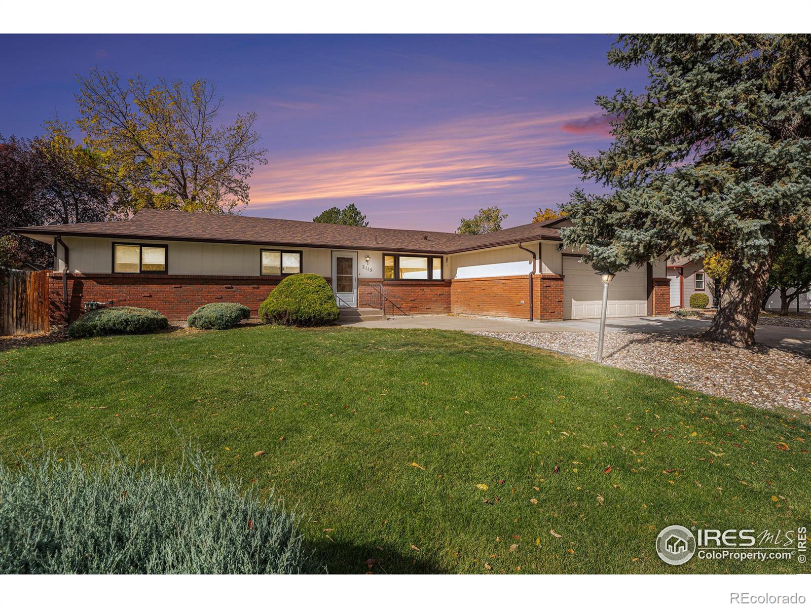 2115  Farisita Drive, loveland MLS: 4567891021335 Beds: 3 Baths: 3 Price: $425,000