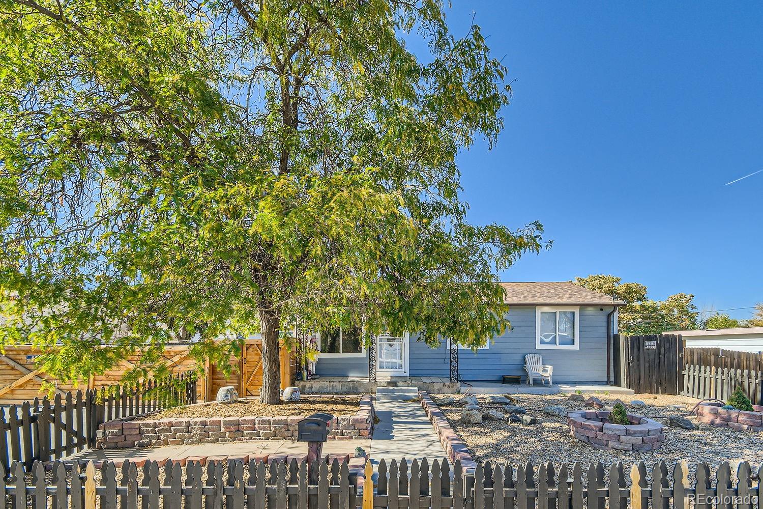 7321  Carnation Place, commerce city MLS: 3778909 Beds: 3 Baths: 2 Price: $435,000