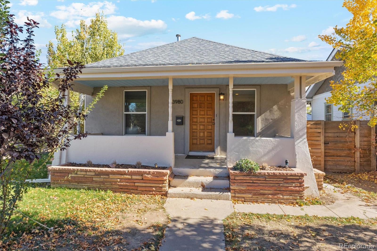 3980 S Acoma Street, englewood MLS: 8249842 Beds: 3 Baths: 2 Price: $570,000