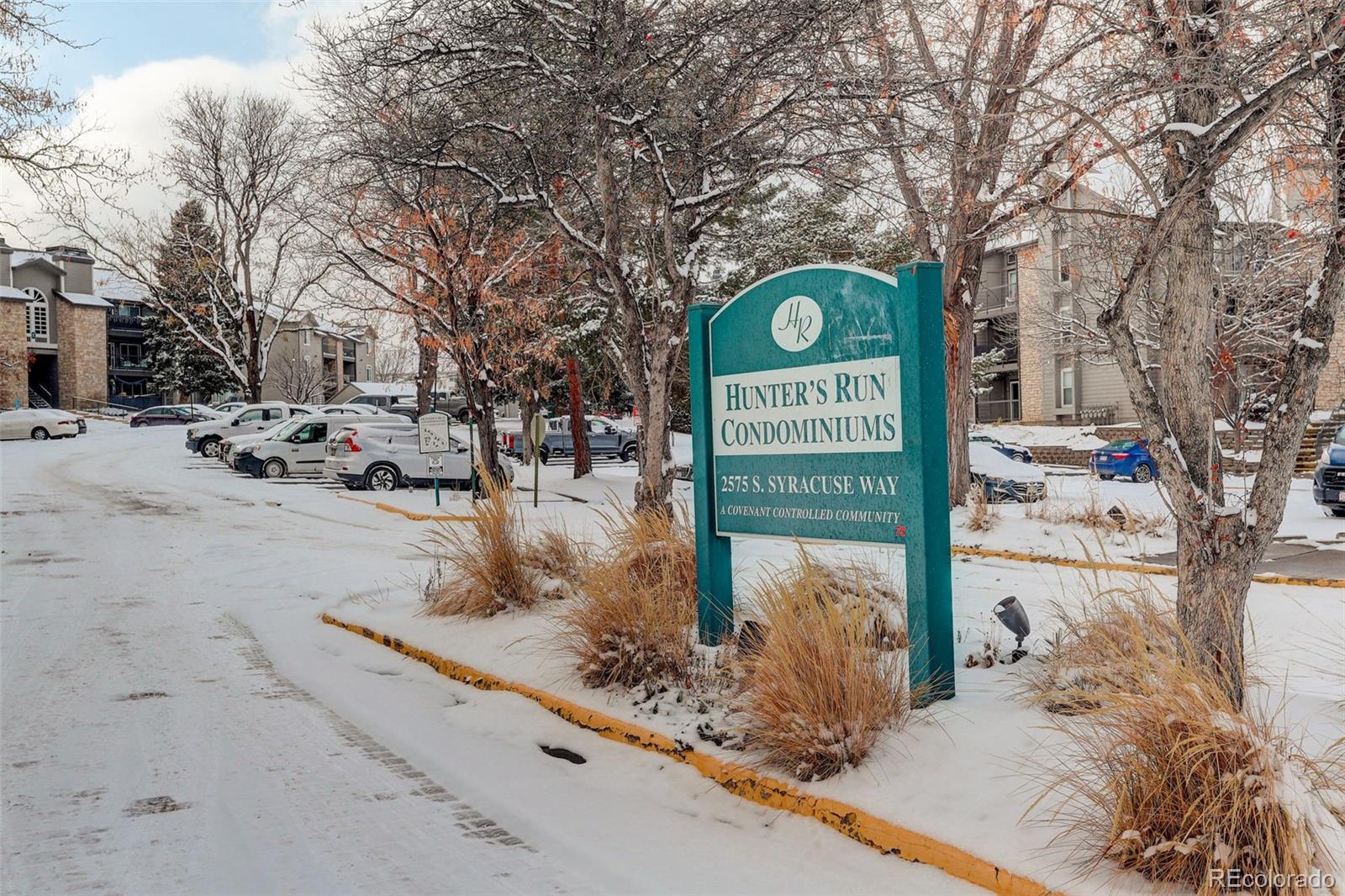 Hunters Run Denver Condo / Townhome | MLS #: 34447862575 S SYRACUSE Way 108, Denver Beds: 2 Baths: 1 Price: $255,000