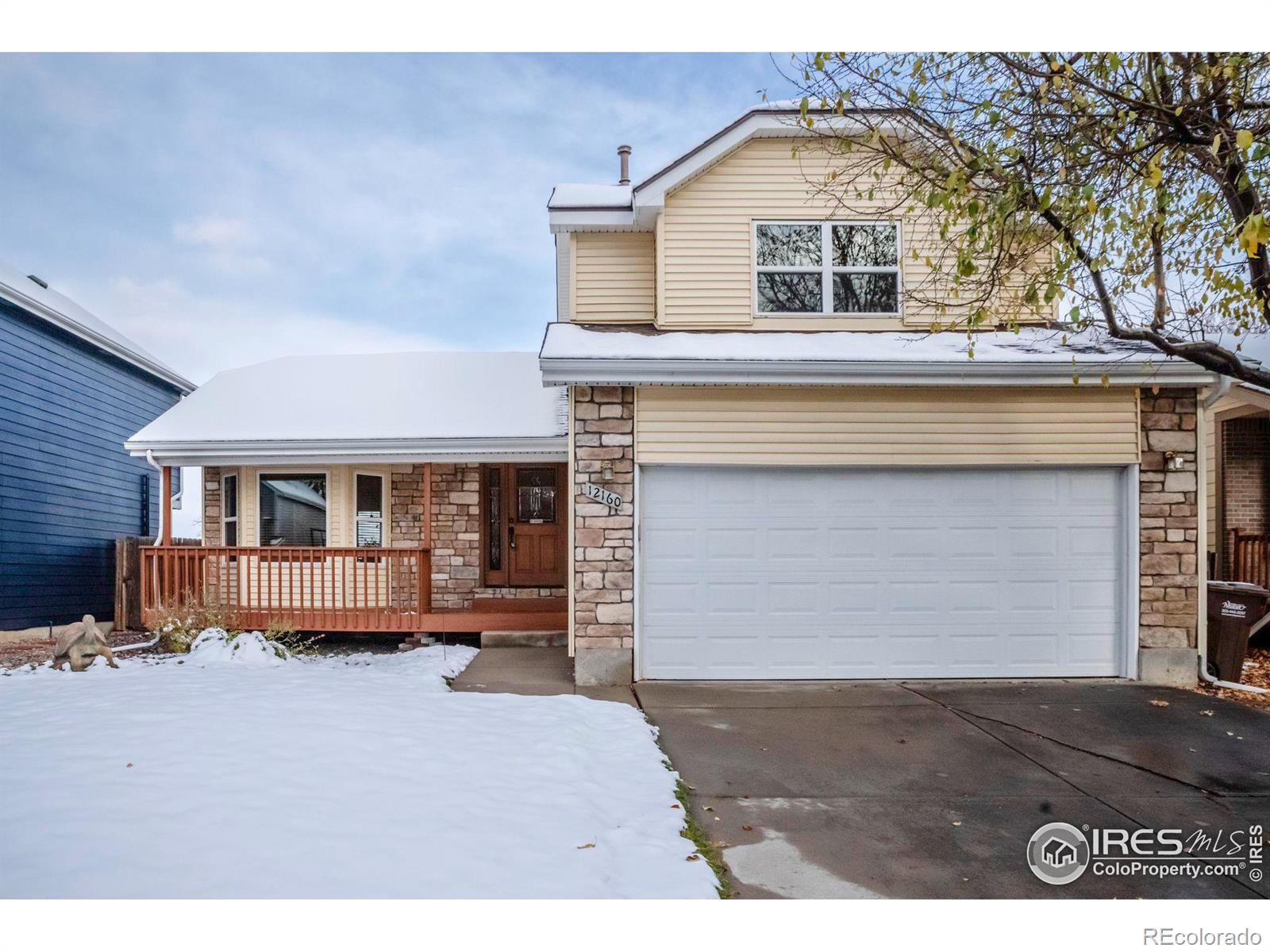 12160  Deerfield Way, broomfield MLS: 4567891021994 Beds: 3 Baths: 4 Price: $550,000