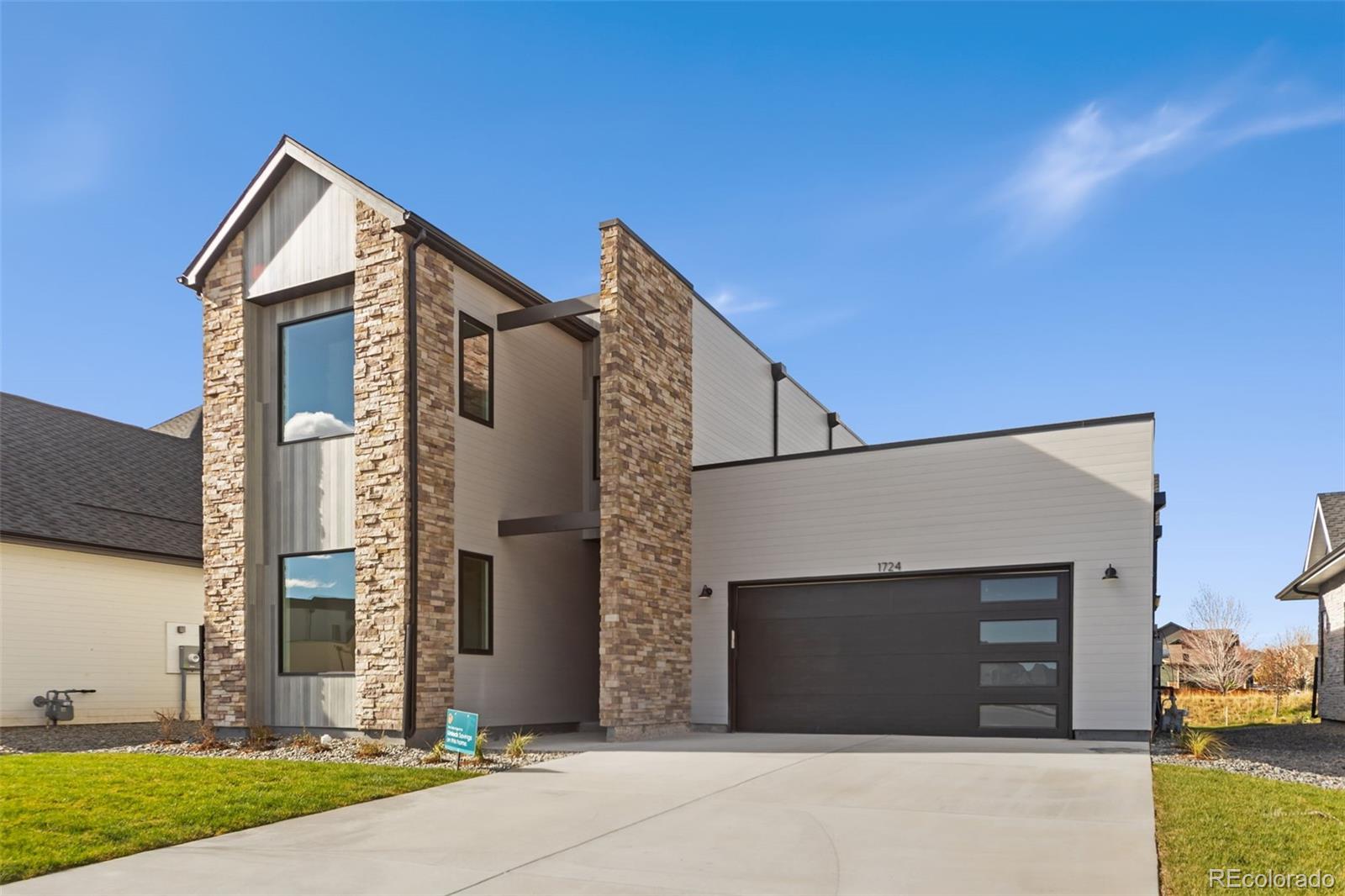 1724  Barefoot Drive, windsor MLS: 9698765 Beds: 4 Baths: 0 Price: $759,900