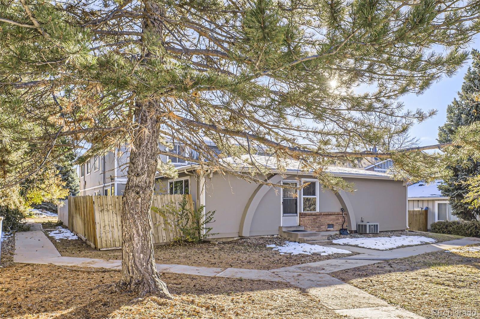 Summerfield Villas Aurora Condo / Townhome | MLS #: 712209414543 E 12th Avenue , Aurora Beds: 3 Baths: 2 Price: $300,000