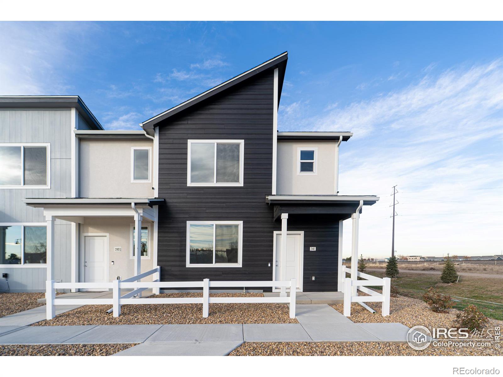 500 S Denver Avenue, fort lupton MLS: 4567891022665 Beds: 3 Baths: 3 Price: $375,000