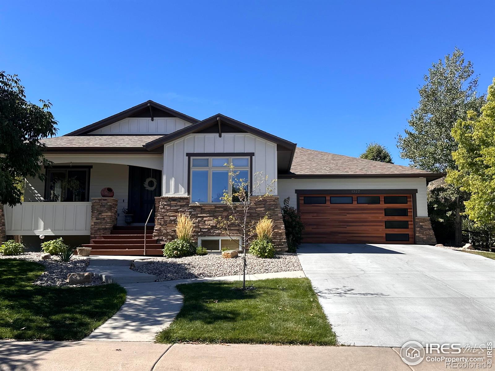 1327  Catalpa Drive, fort collins MLS: 4567891022743 Beds: 4 Baths: 3 Price: $1,390,000