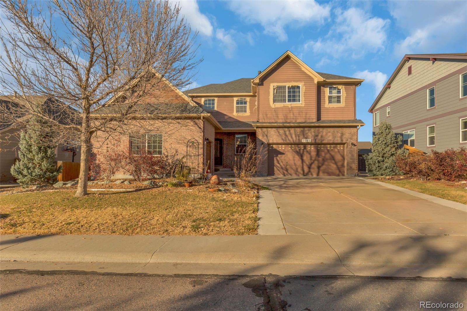 7585 E 121st Place, thornton MLS: 3704512 Beds: 4 Baths: 4 Price: $684,900