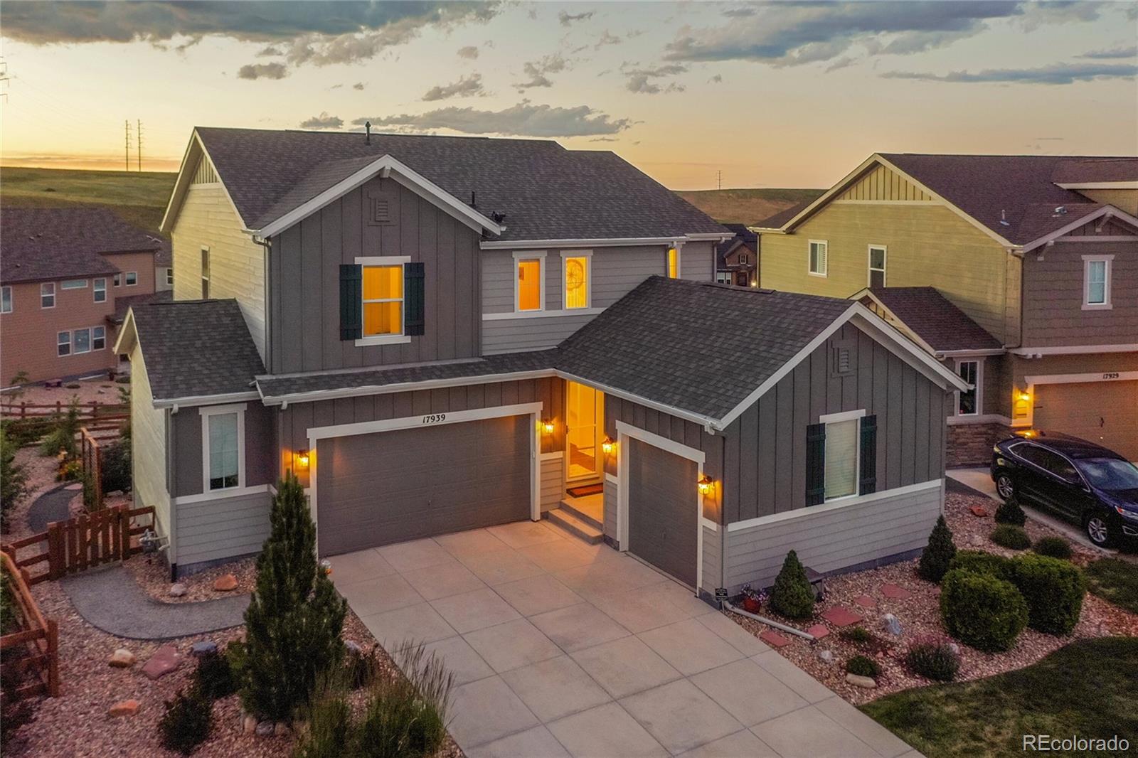 17939 W 94th Drive, arvada MLS: 9253705 Beds: 4 Baths: 3 Price: $855,000