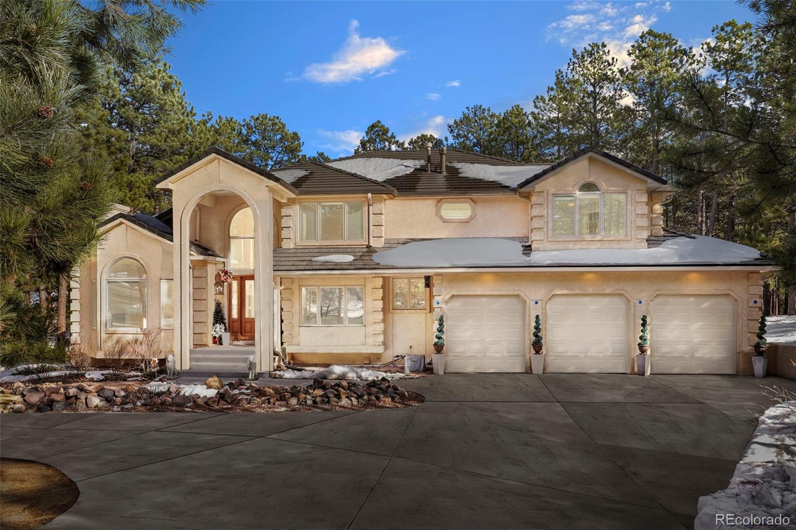 Woodmoor Monument Home | MLS #: 327360319815 W Top O The Moor Drive, Monument Beds: 5 Baths: 5 Price: $950,000
