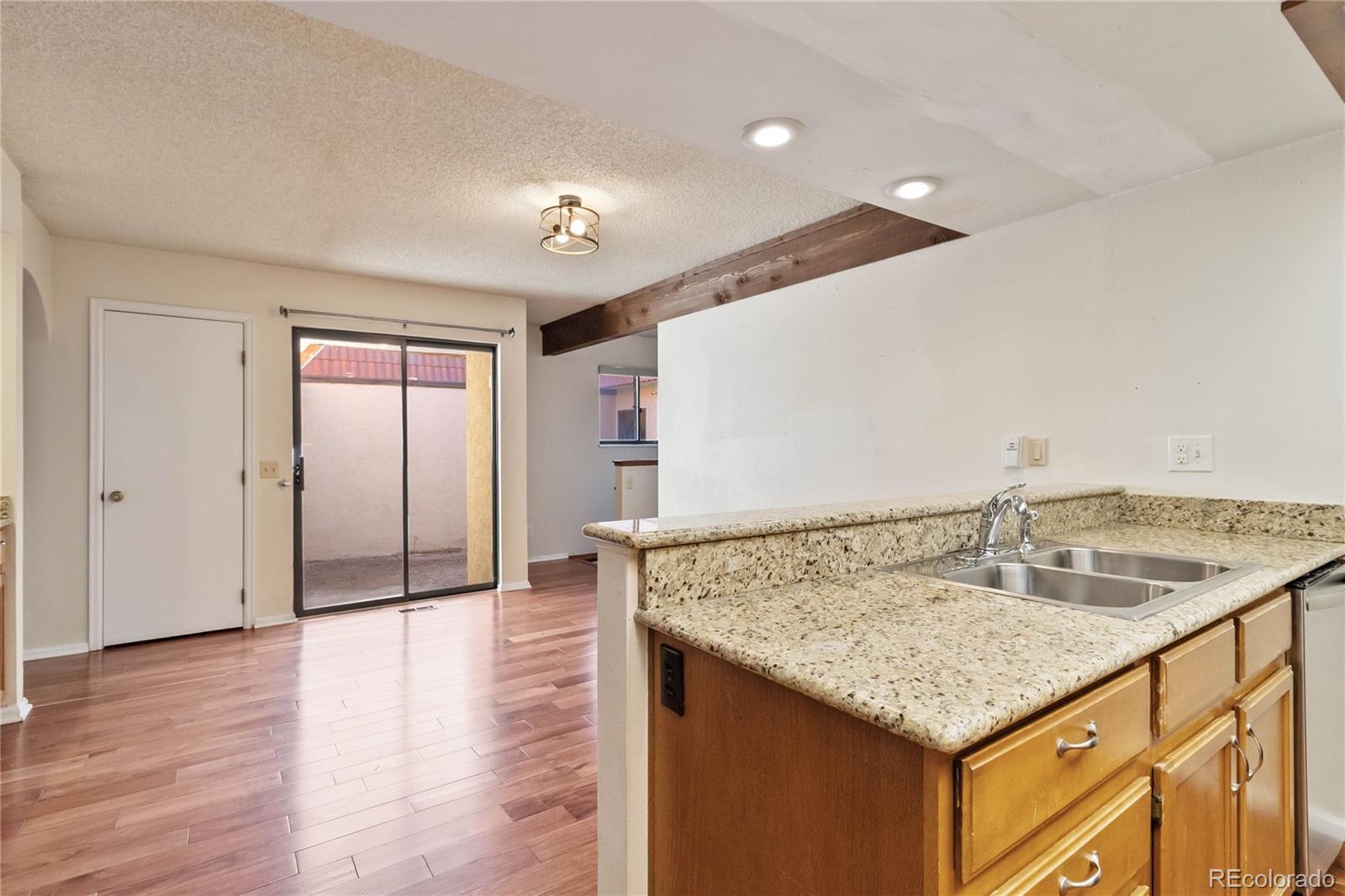 1453 S Salem Way , Aurora  MLS: 9845167 Beds: 2 Baths: 3 Price: $399,999