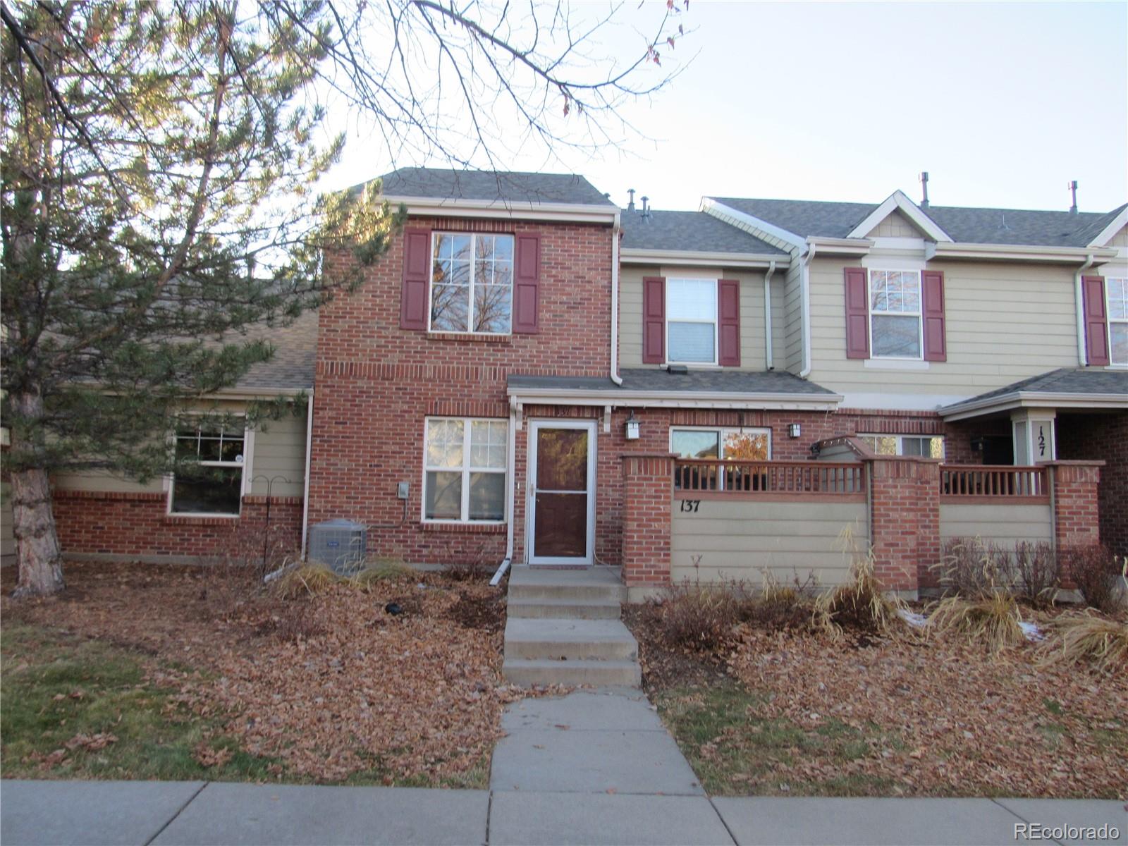 137 S Syracuse Street , Denver  MLS: 8027302 Beds: 2 Baths: 3 Price: $207,252