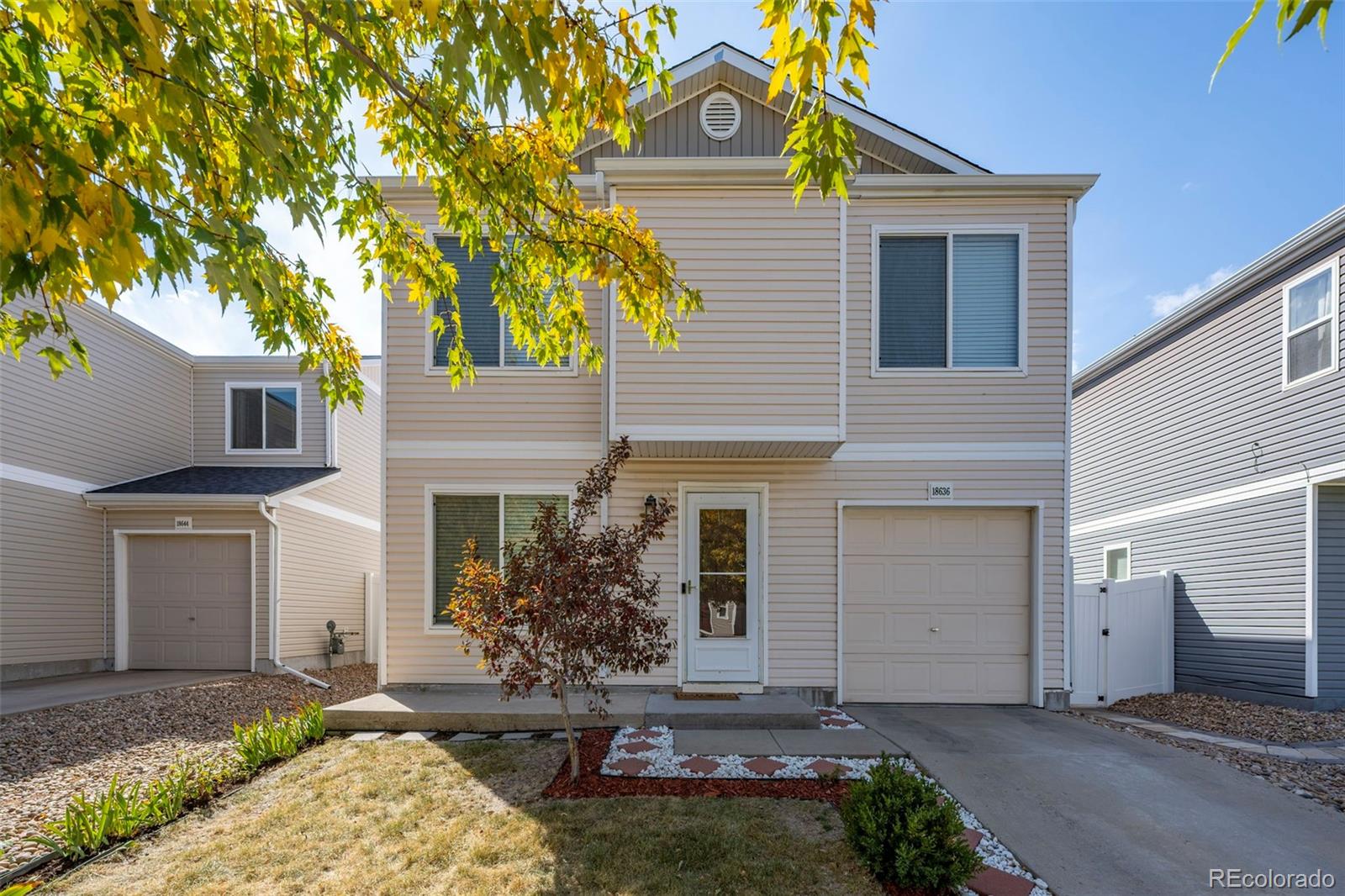 18636 E 45th Place, denver MLS: 2429537 Beds: 3 Baths: 2 Price: $460,000