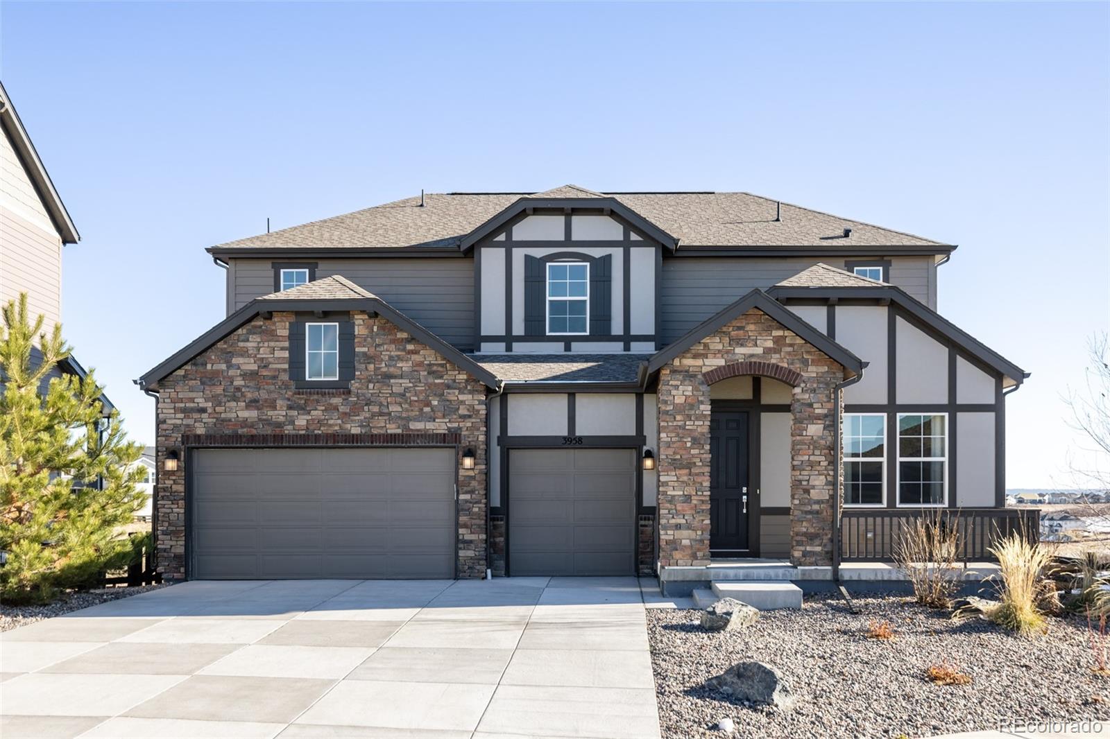 3958  Breakcamp Court, castle rock MLS: 8041110 Beds: 4 Baths: 3 Price: $915,000