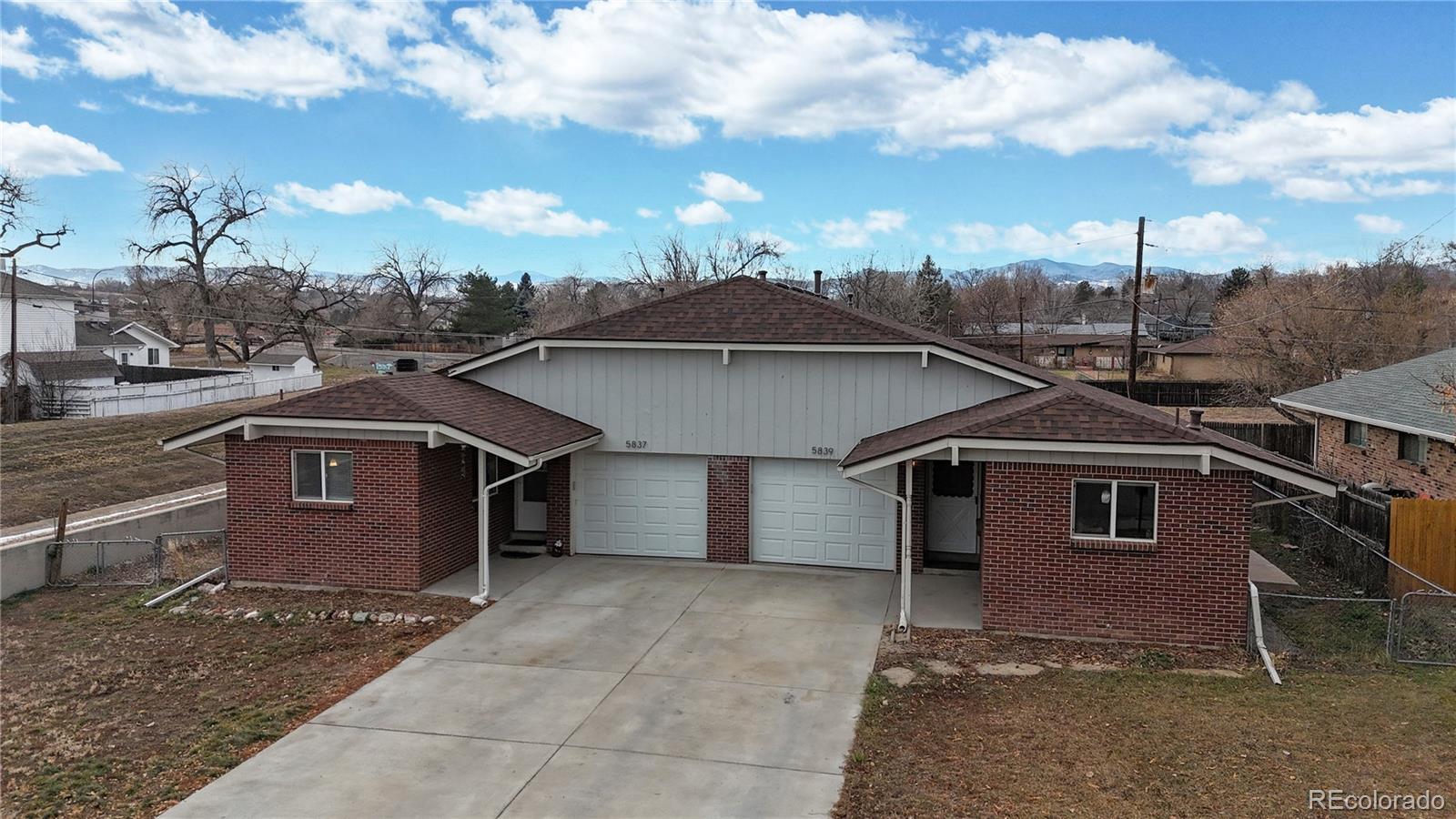 5837  Newcombe Court, arvada MLS: 9825819 Beds: 4 Baths: 4 Price: $699,000