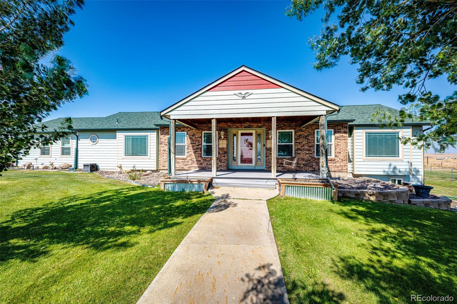 6751 S County Road 129 , bennett MLS: 7287608 Beds: 4 Baths: 4 Price: $849,900