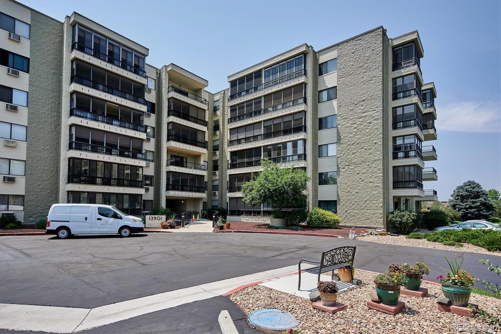 Heather Gardens Aurora Condo / Townhome | MLS #: 913129013901 E Marina Drive 109, Aurora Beds: 2 Baths: 2 Price: $274,900