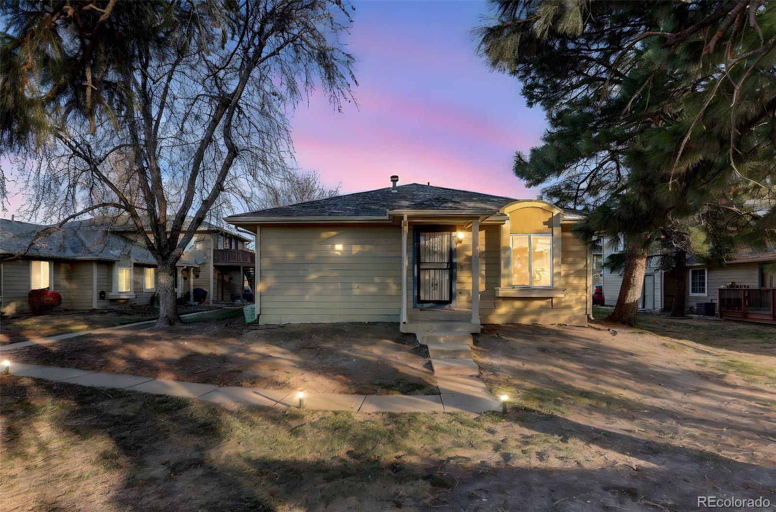 7877 york street, Denver sold home. Closed on 2025-04-30 for $264,000.