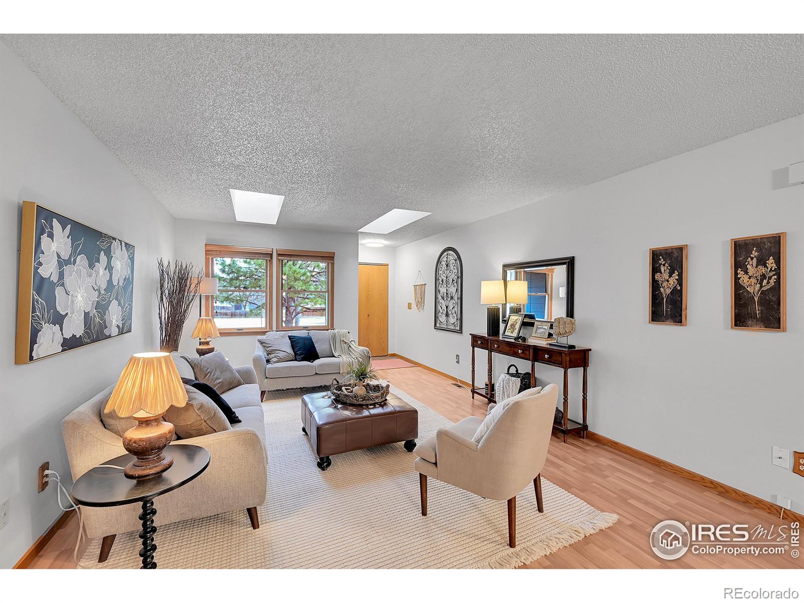 213 e 42nd street, Loveland sold home. Closed on 2025-04-17 for $330,000.