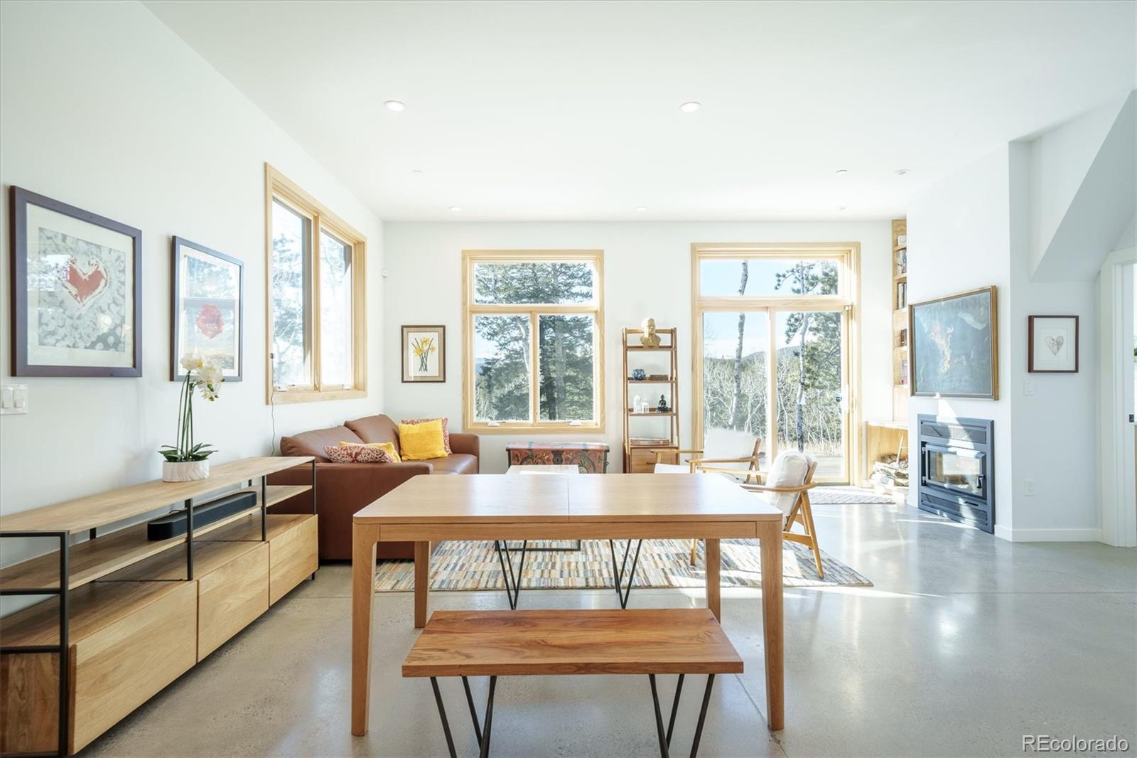 6069 magnolia drive, Nederland sold home. Closed on 2025-04-15 for $1,075,000.