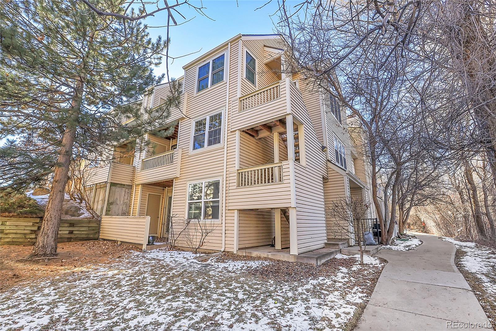 979 S Miller Street 202, Lakewood  MLS: 5602587 Beds: 2 Baths: 2 Price: $300,000