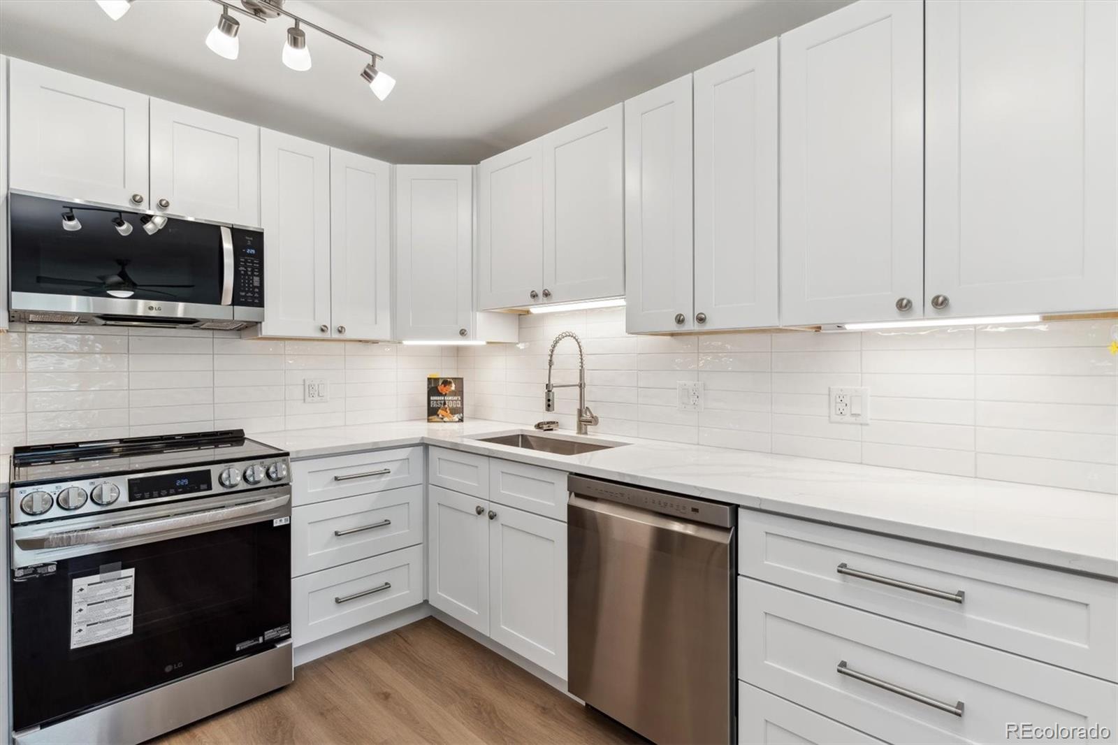 775 S Alton Way 2C, Denver  MLS: 9546730 Beds: 2 Baths: 1 Price: $239,900