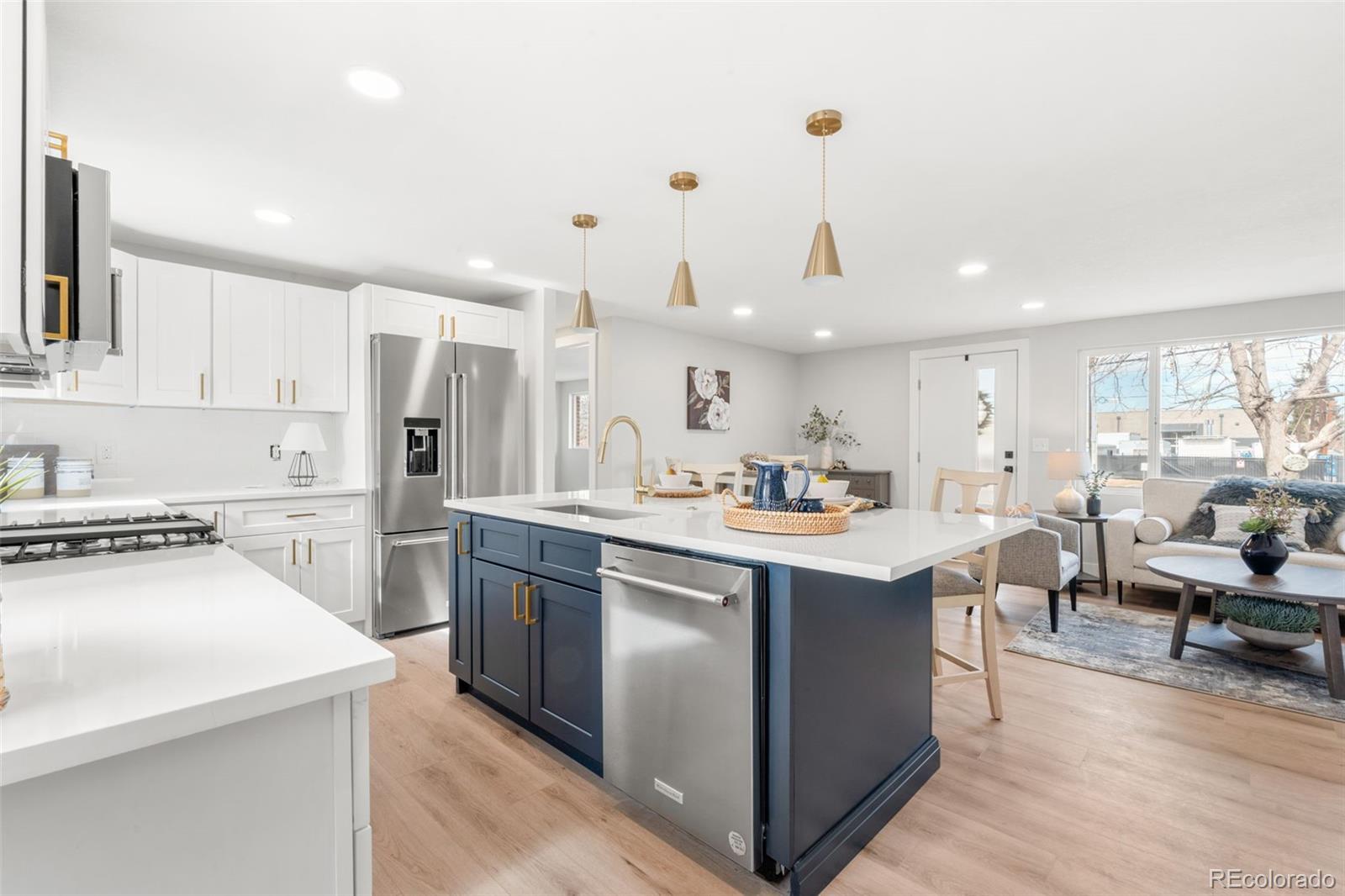 1070 W Oxford Avenue, englewood MLS: 8782201 Beds: 4 Baths: 2 Price: $650,000