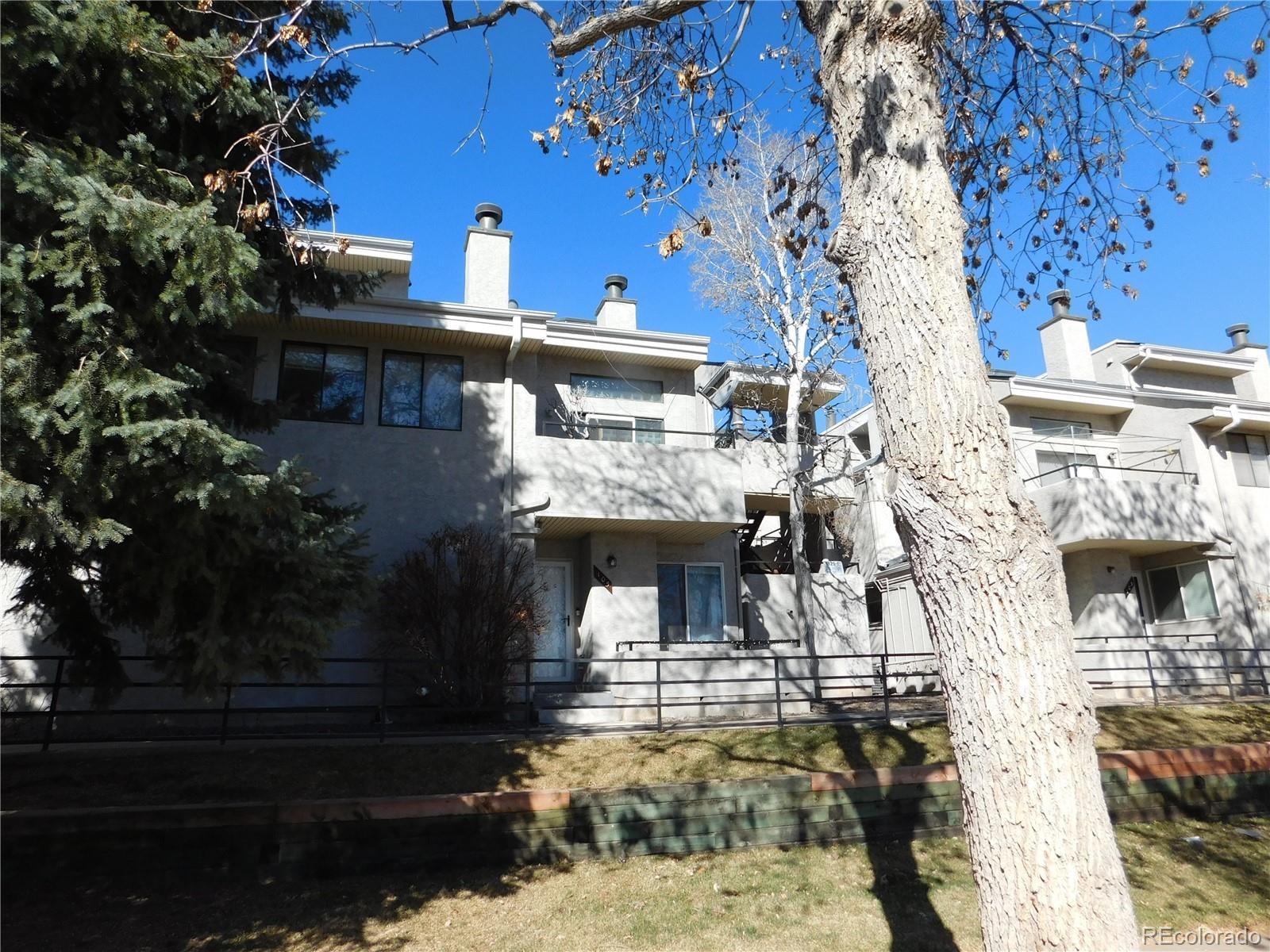 Plaza Del Lago Lakewood Condo / Townhome | MLS #: 78876831825  Kendall Street 205, Lakewood Beds: 2 Baths: 2 Price: $235,000