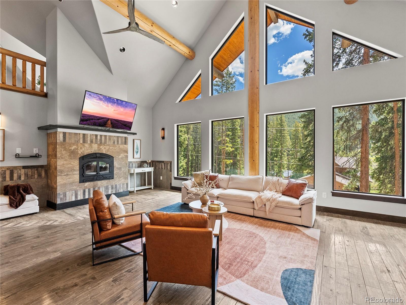 433 97 circle, Blue River sold home. Closed on 2025-10-08 for $1,935,000.