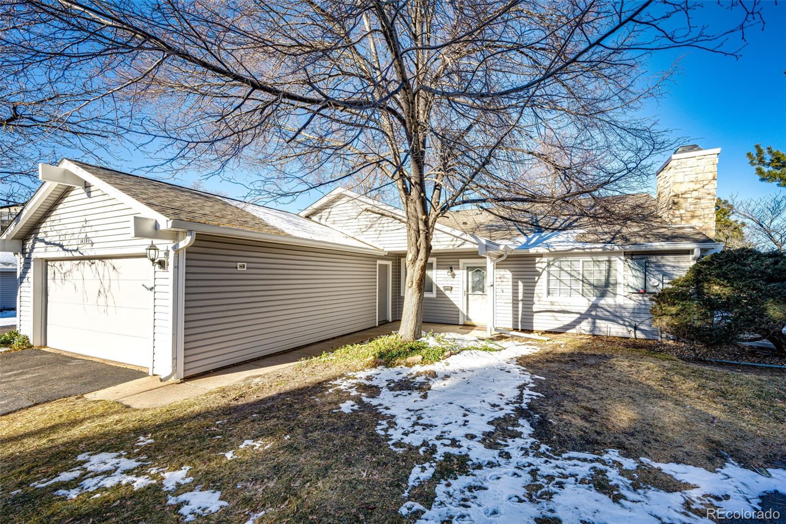 Heather Gardens Aurora Condo / Townhome | MLS #: 445161714393 E Marina Drive , Aurora Beds: 2 Baths: 2 Price: $299,000