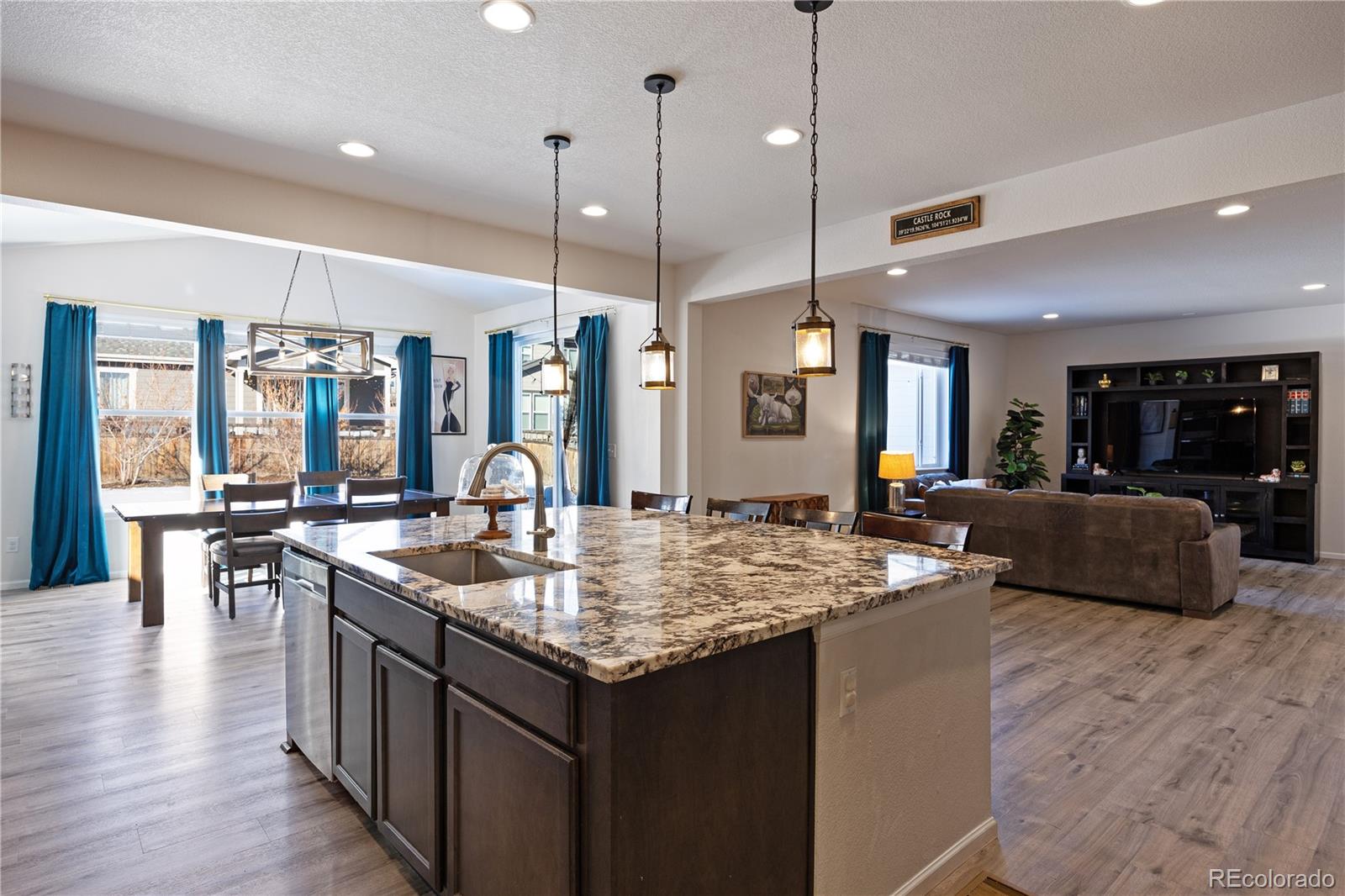 6211  Leilani Lane, castle rock MLS: 3910752 Beds: 4 Baths: 3 Price: $660,000