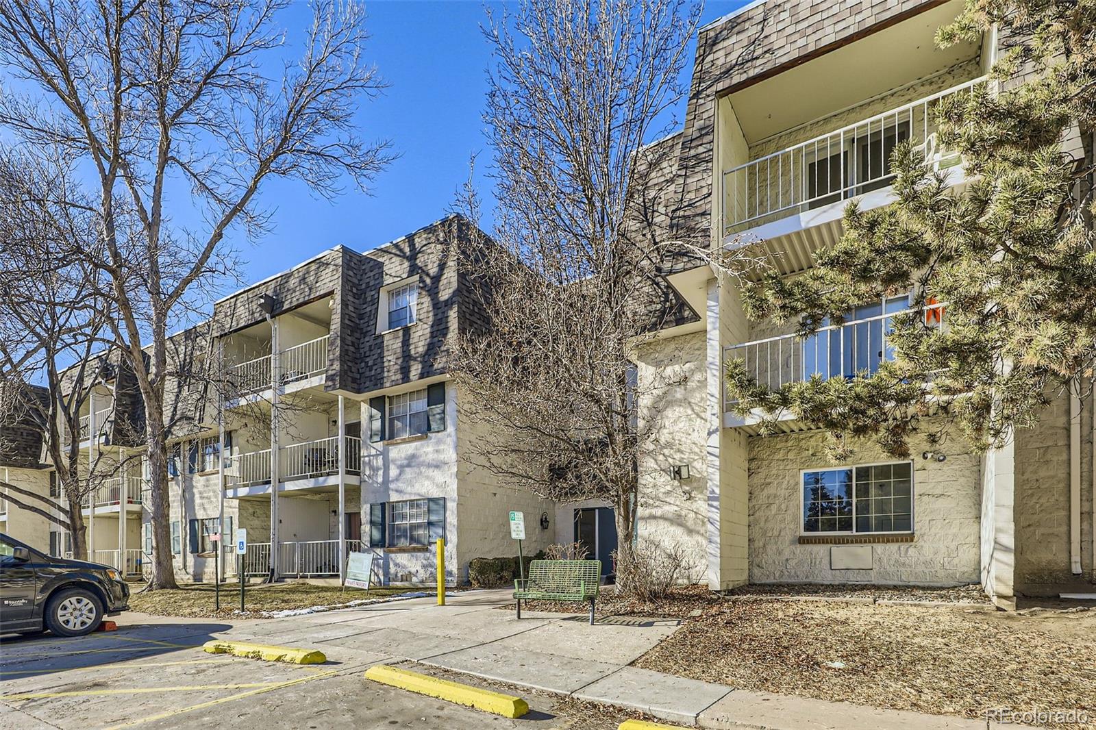Jasmine Denver Condo / Townhome | MLS #: 89545892225 S Jasmine Street 304, Denver Beds: 2 Baths: 1 Price: $200,000